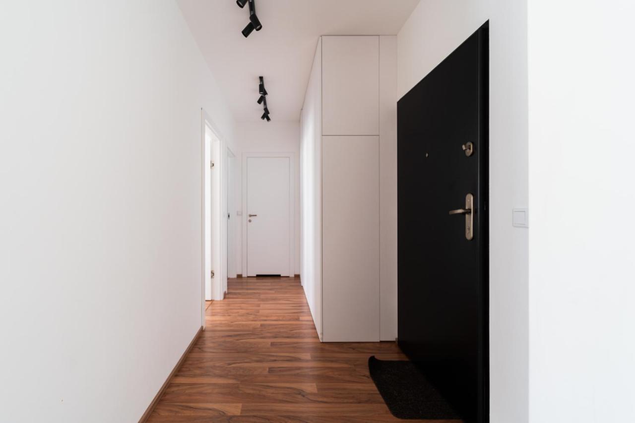 Big Apart - Atal Towers - 3 Rooms - Private Parking Place Вроцлав Екстериор снимка