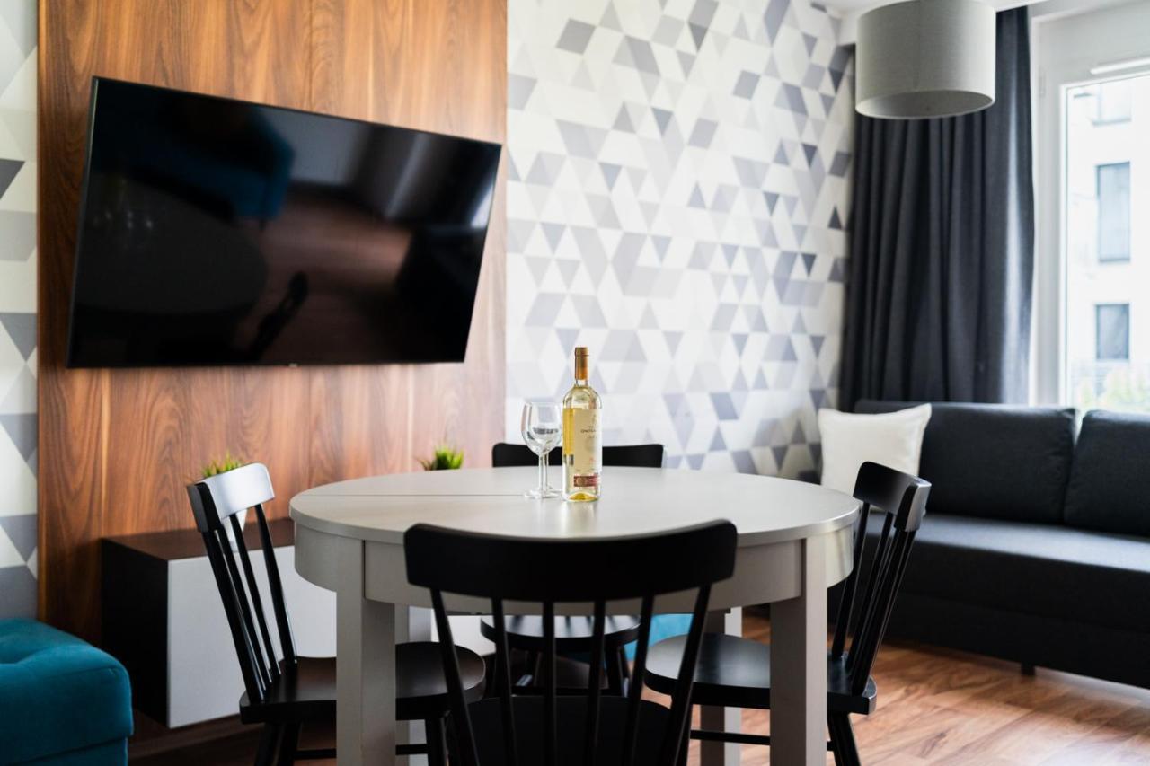 Big Apart - Atal Towers - 3 Rooms - Private Parking Place Вроцлав Екстериор снимка