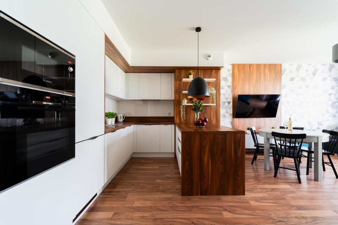 Big Apart - Atal Towers - 3 Rooms - Private Parking Place Вроцлав Екстериор снимка