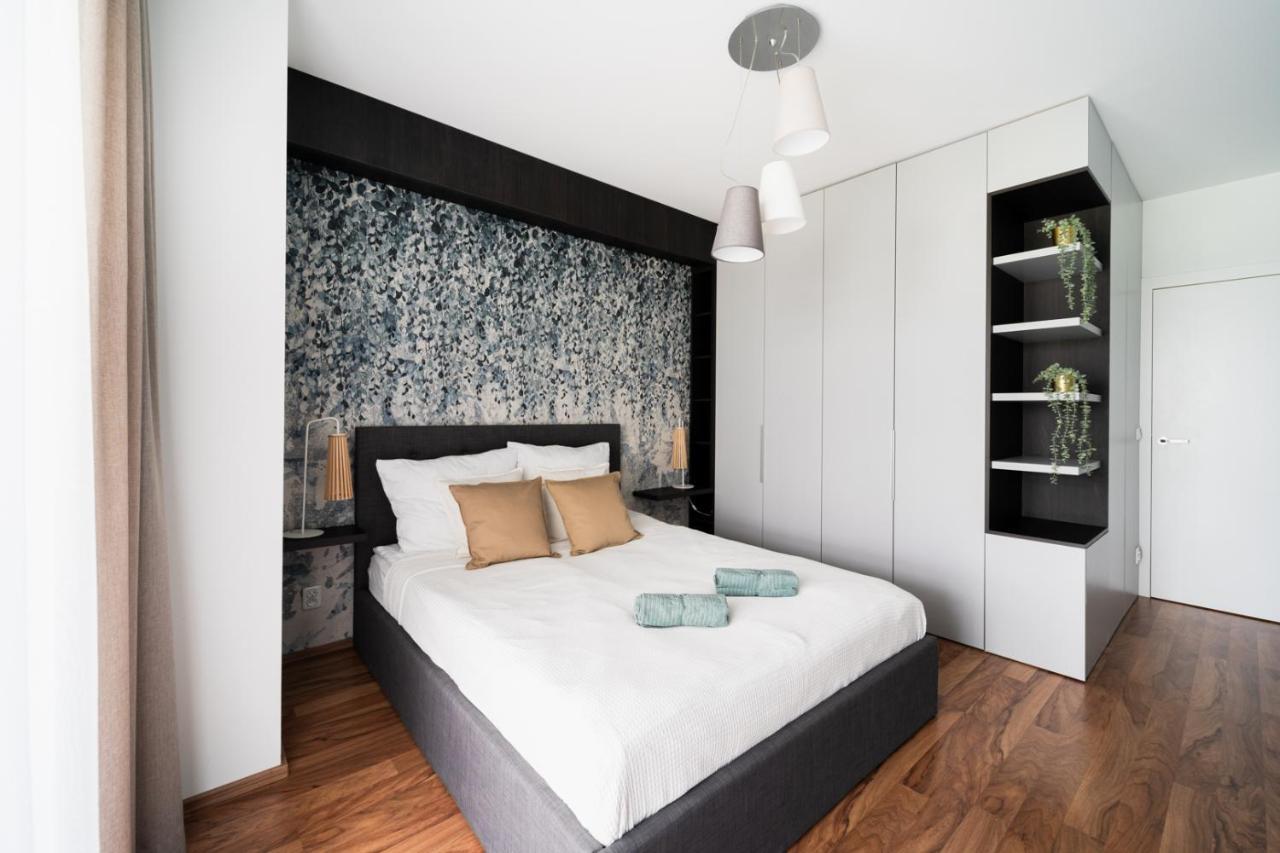 Big Apart - Atal Towers - 3 Rooms - Private Parking Place Вроцлав Екстериор снимка